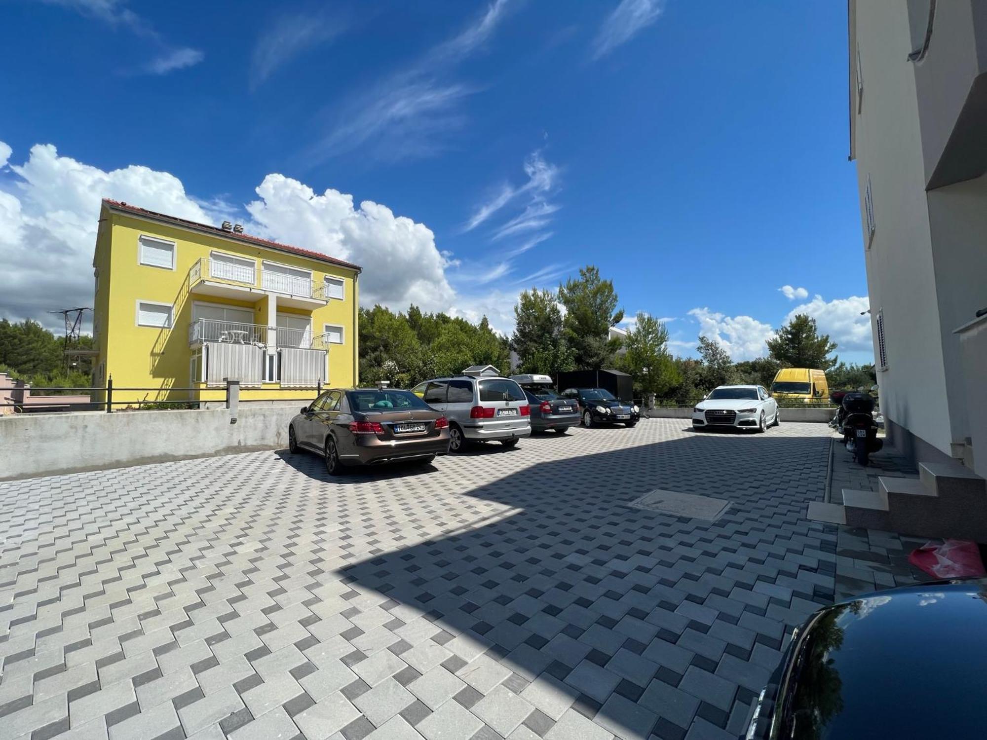 M&m Apartment